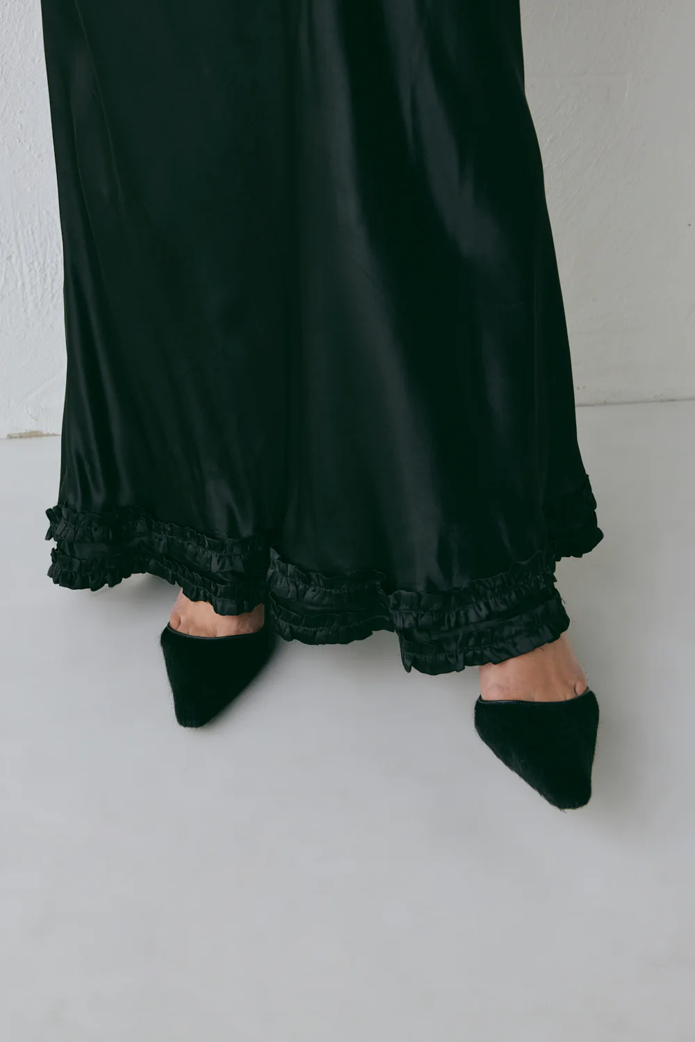 Alber Satin Maxi Dress Black - Image 3