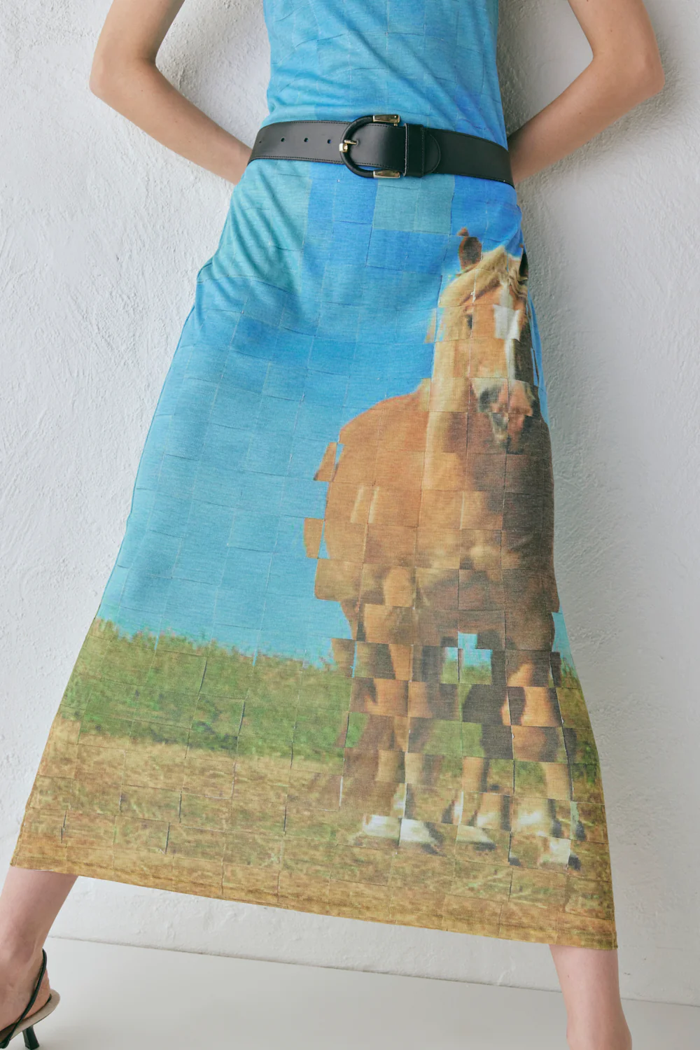 Alexia Maxi Dress Horse - Image 4