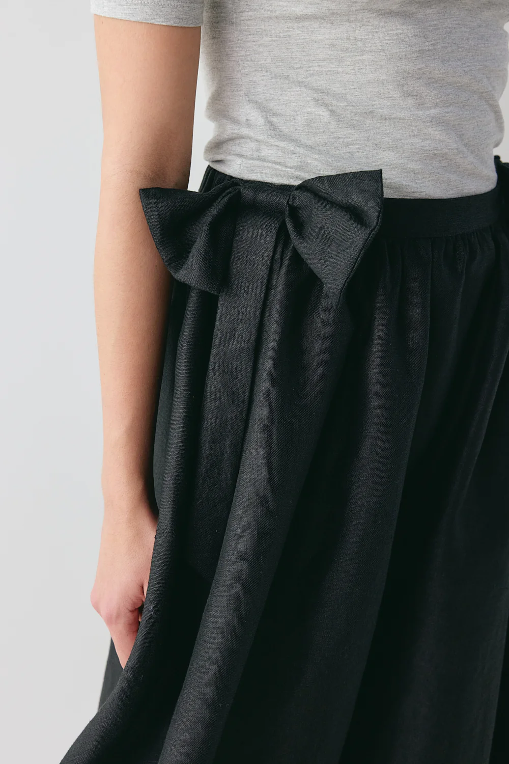 Daphne Linen Midi Skirt Black - Image 4