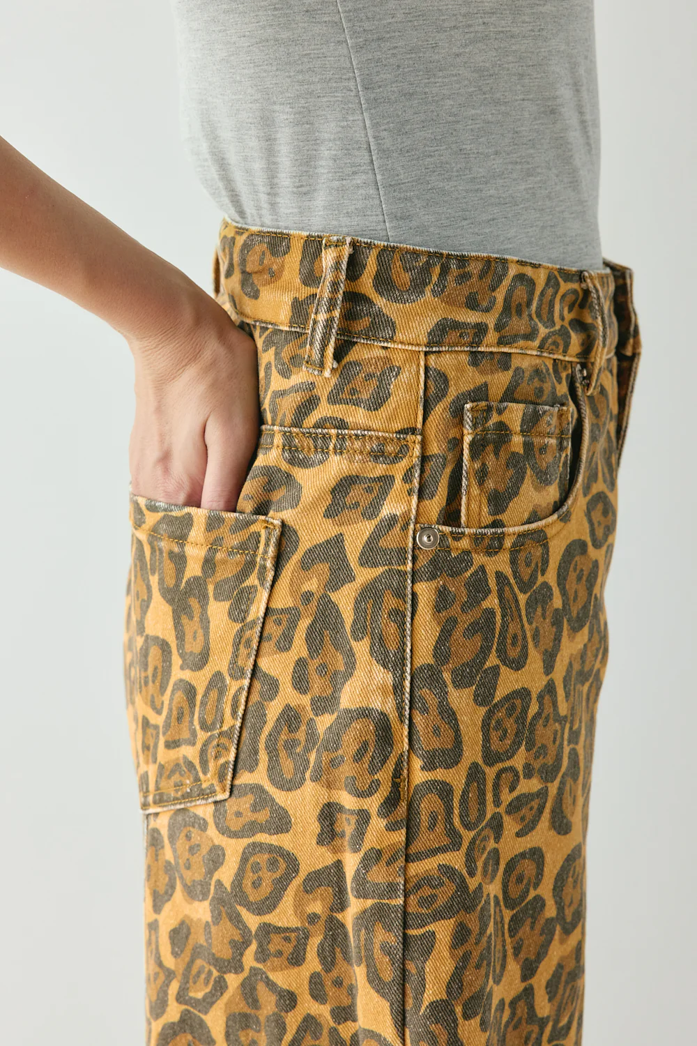 Dylan Barrel Denim Jeans Leopard - Image 5