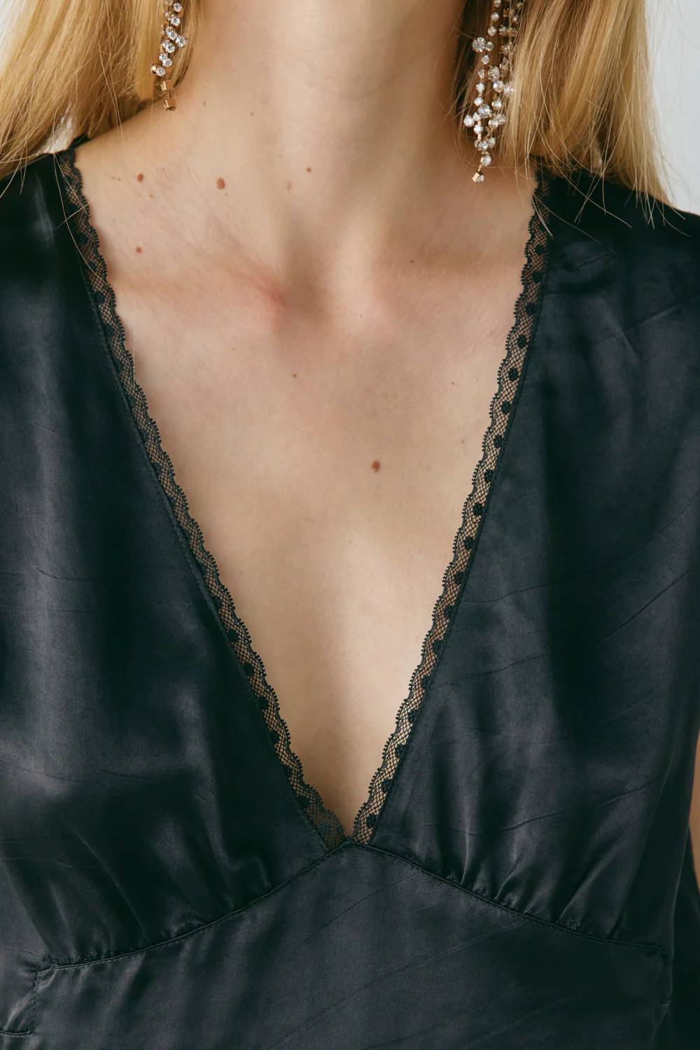 Flores Satin Top Black - Image 6