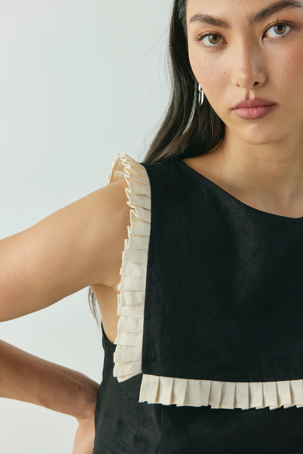 Indra Linen Top Black - Image 4