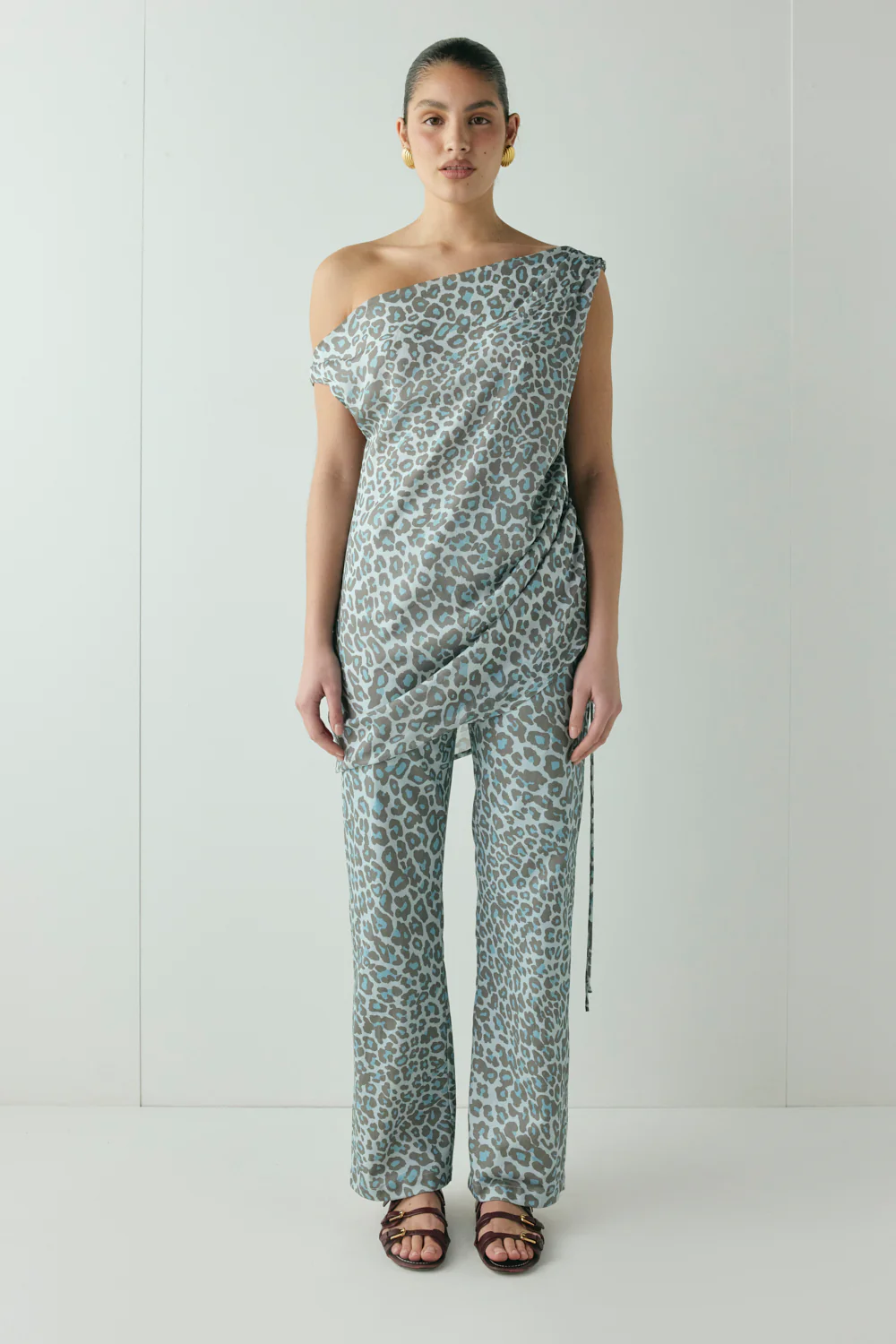 Lara Tunic Top Blue Leopard - Image 2