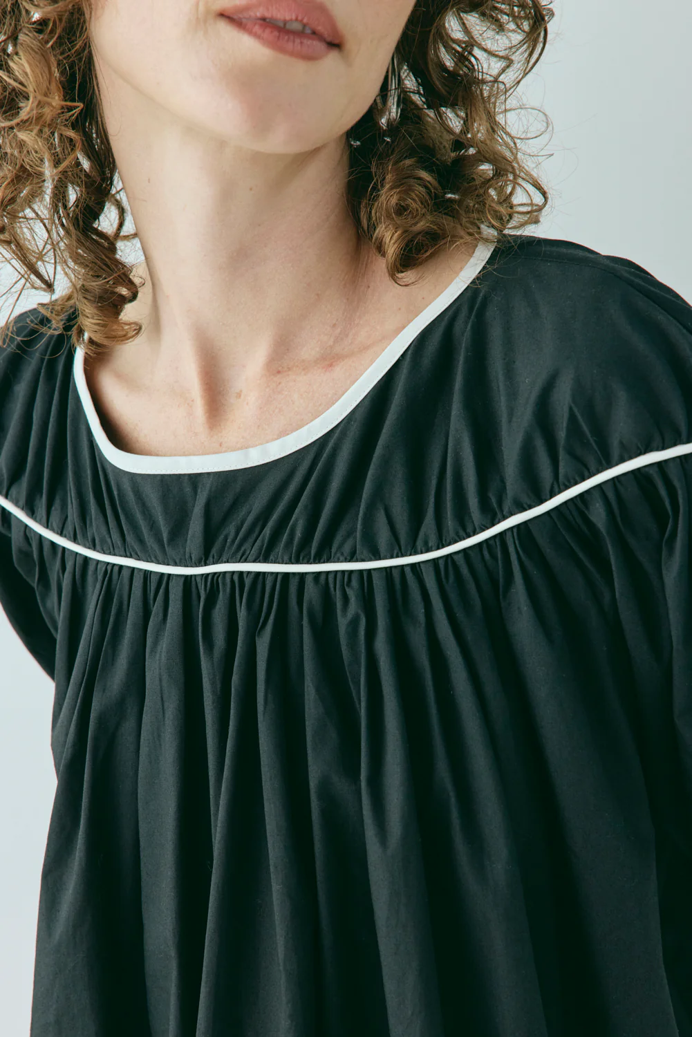 Leila Smock Mini Dress Black - Image 4