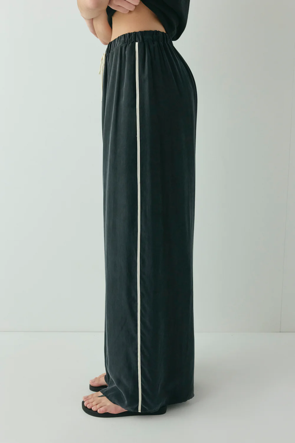 Moonscapes Pants Black - Image 2