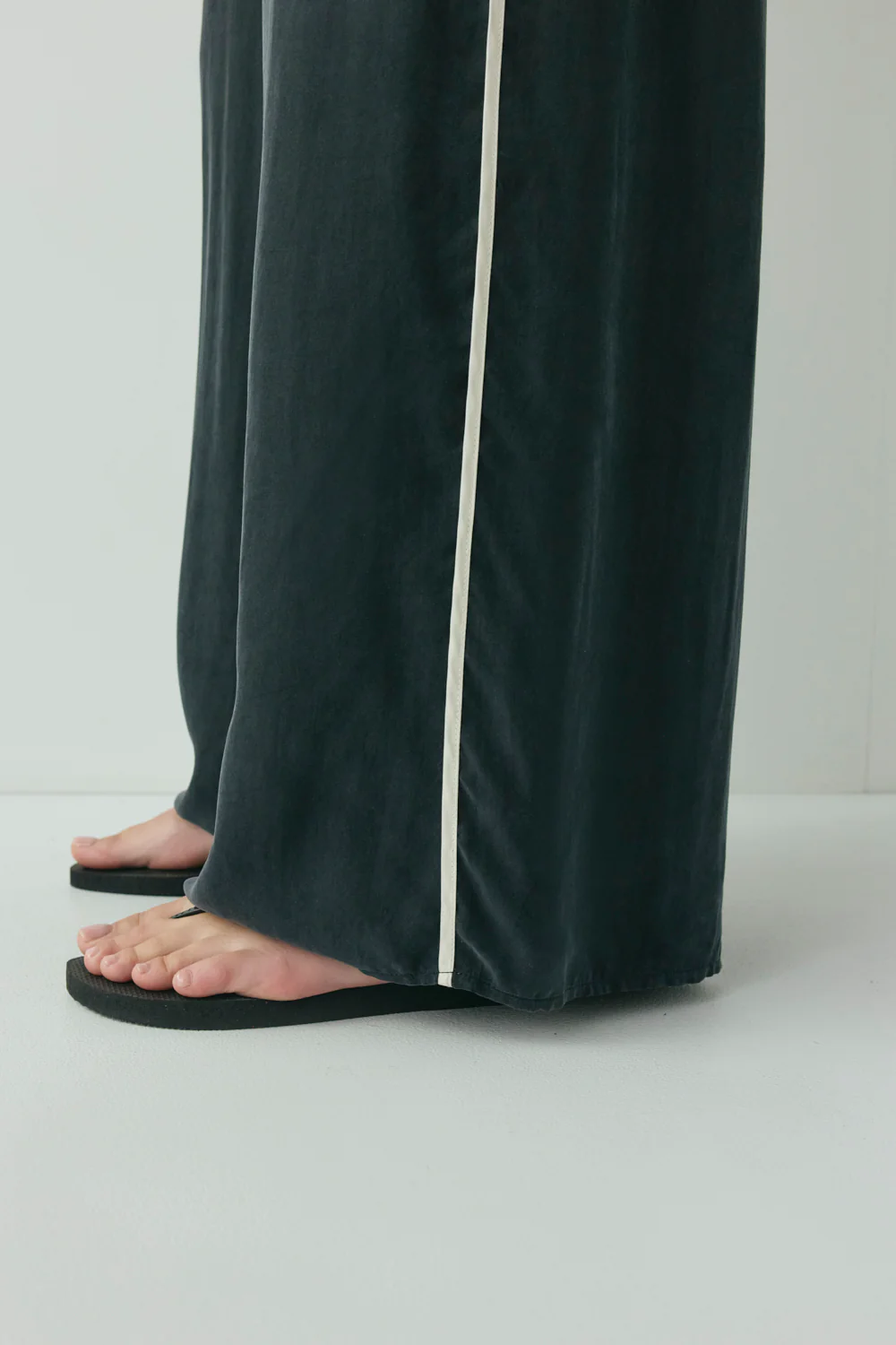 Moonscapes Pants Black - Image 7