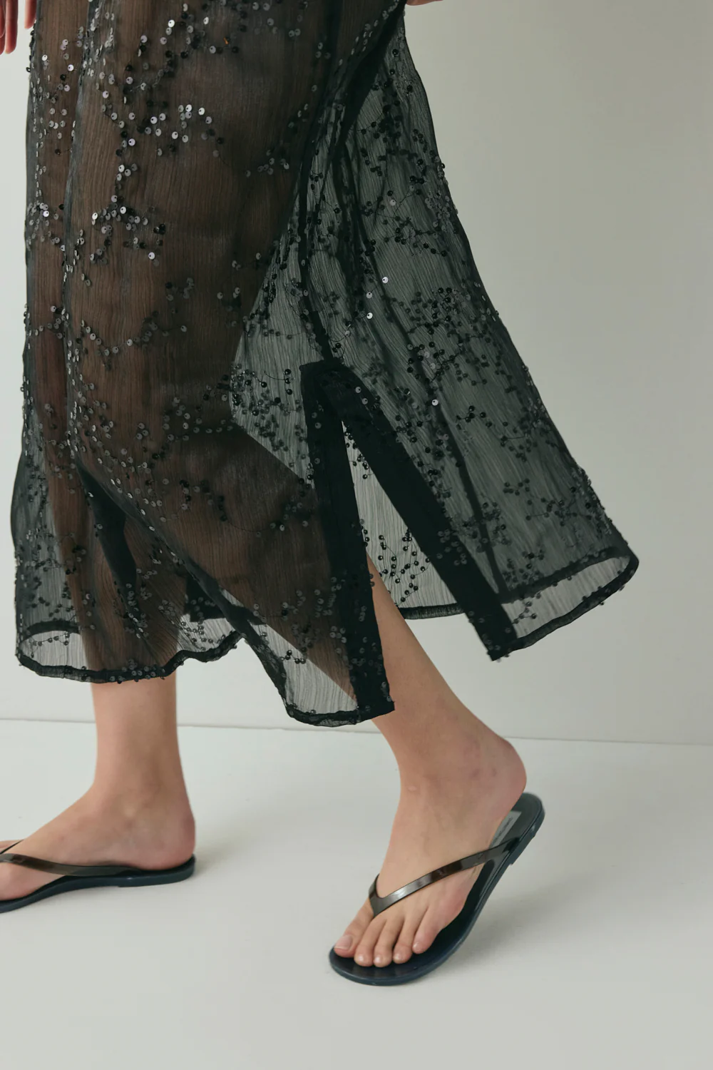 Neve Sequin Midi Dress Black - Image 7