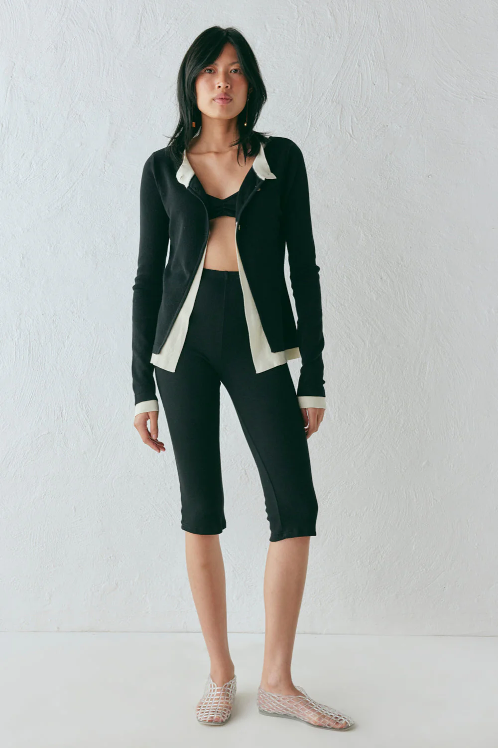 Paola Capri Pants Black - Image 4