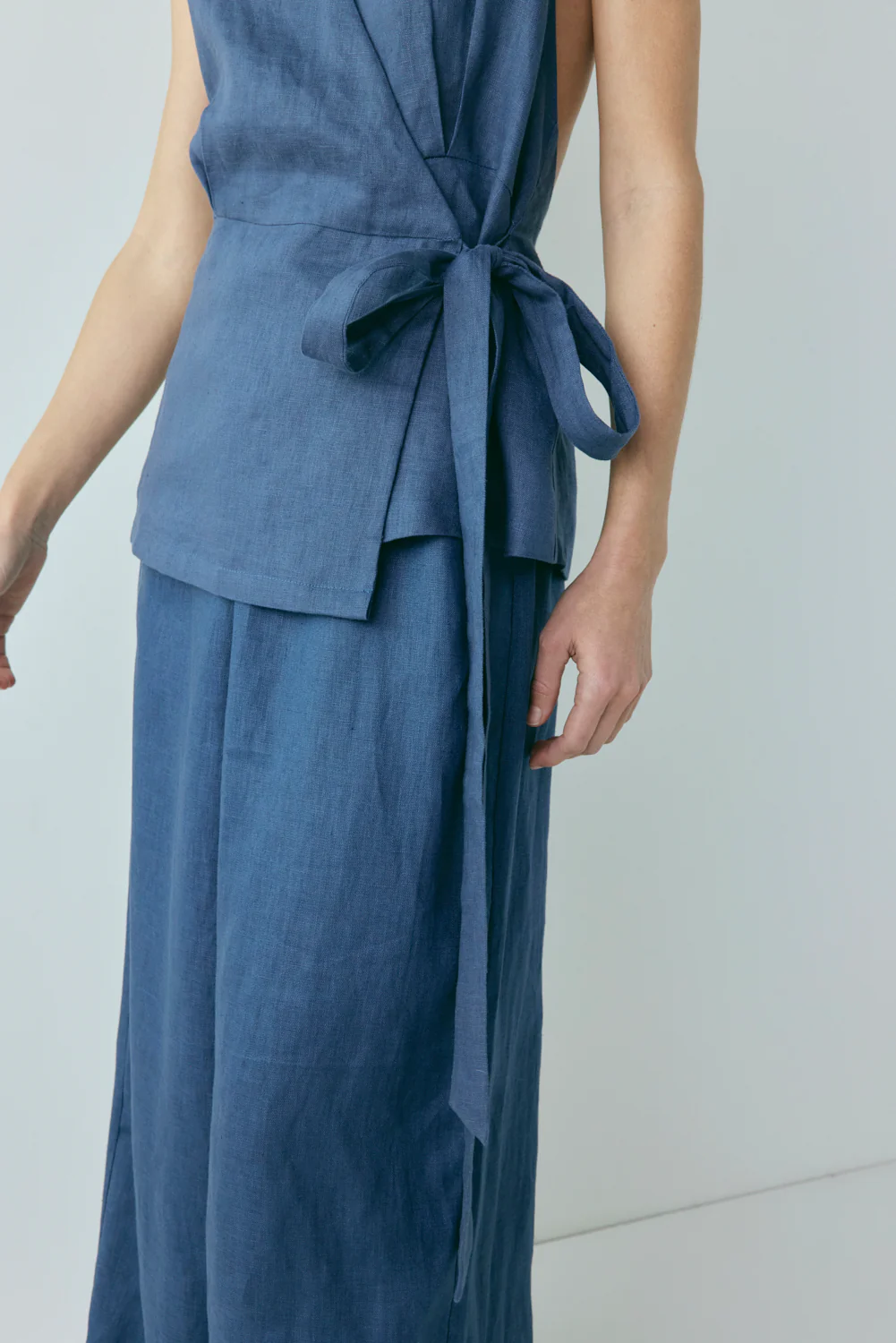 Prue Linen Top Navy - Image 6