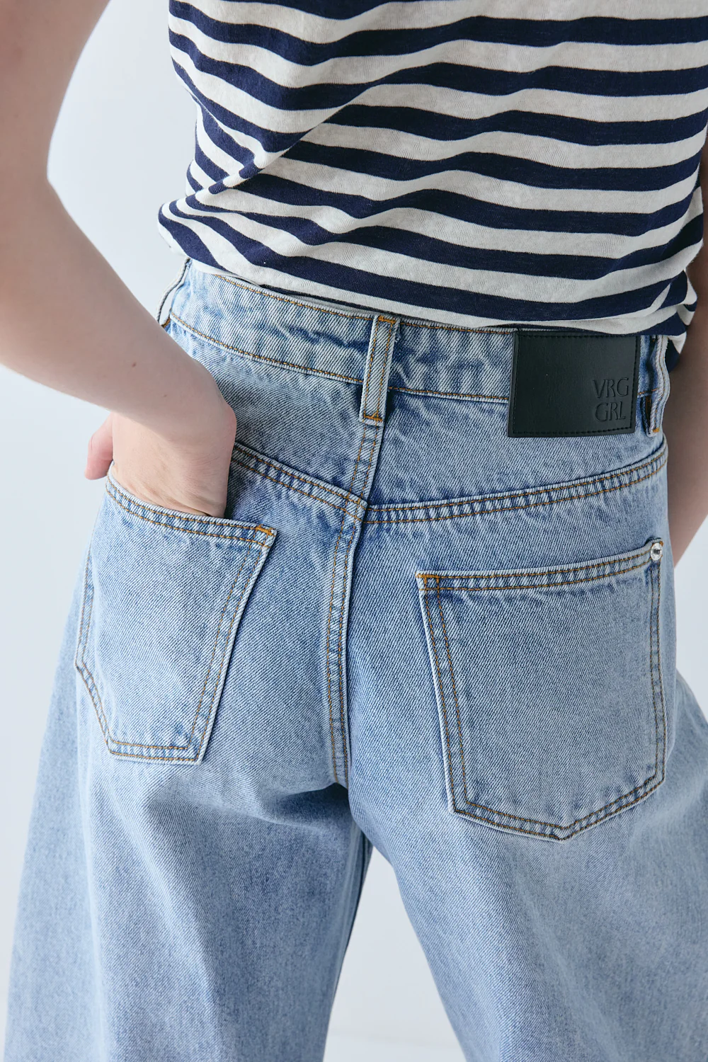 Sami Barrel Denim Jeans Washed Blue - Image 2