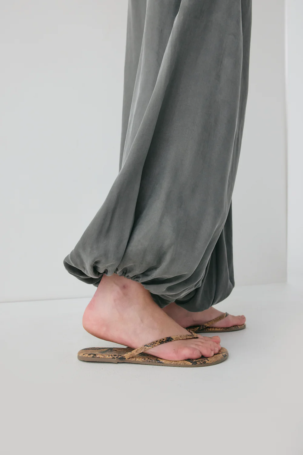 Tara Pants Slate - Image 4