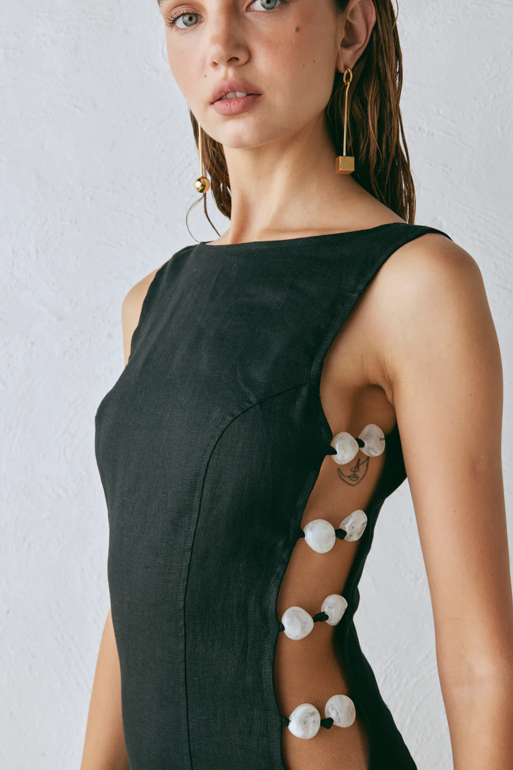 Tia Linen Mini Dress Black - Image 4