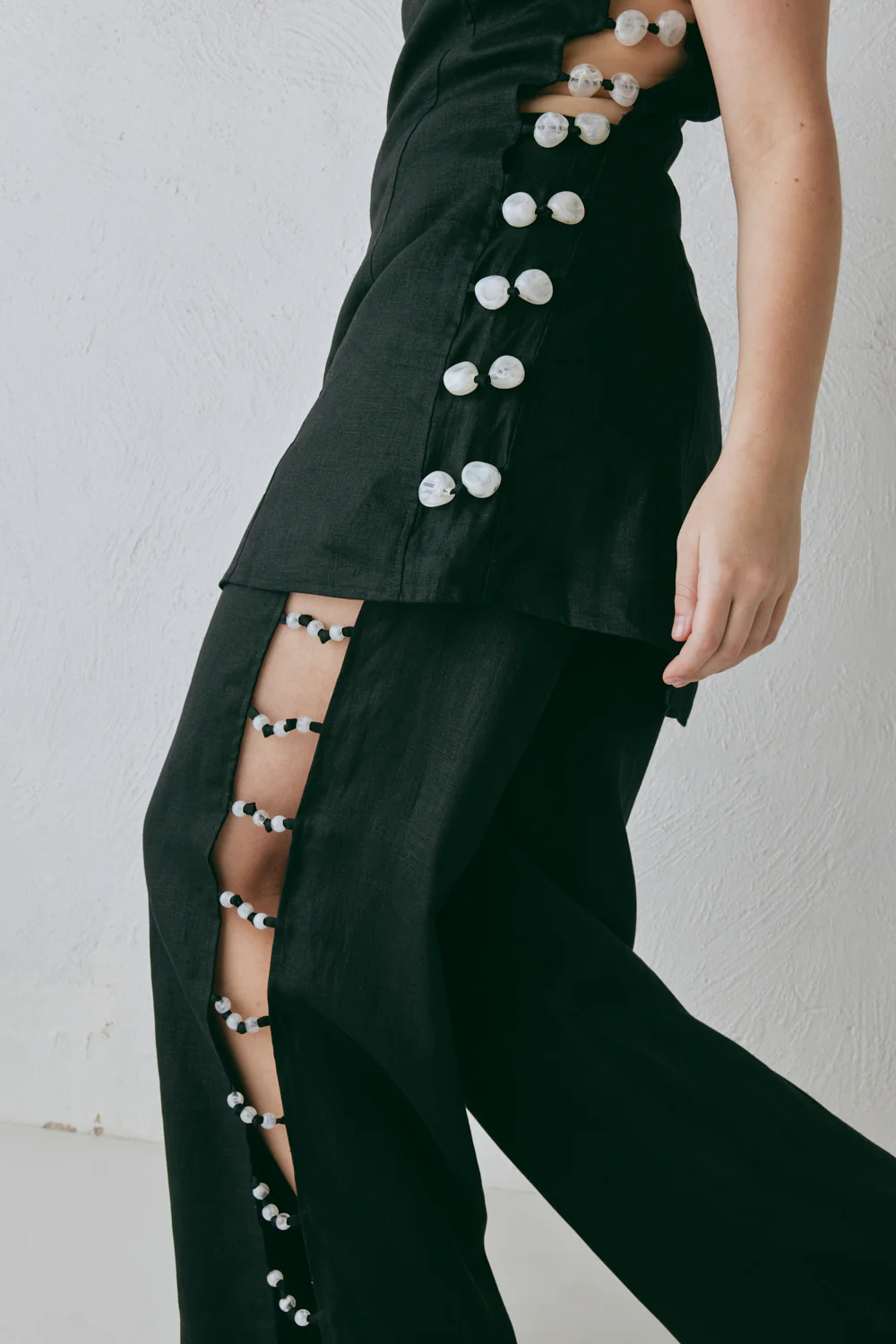 Tia Linen Pants Black - Image 3