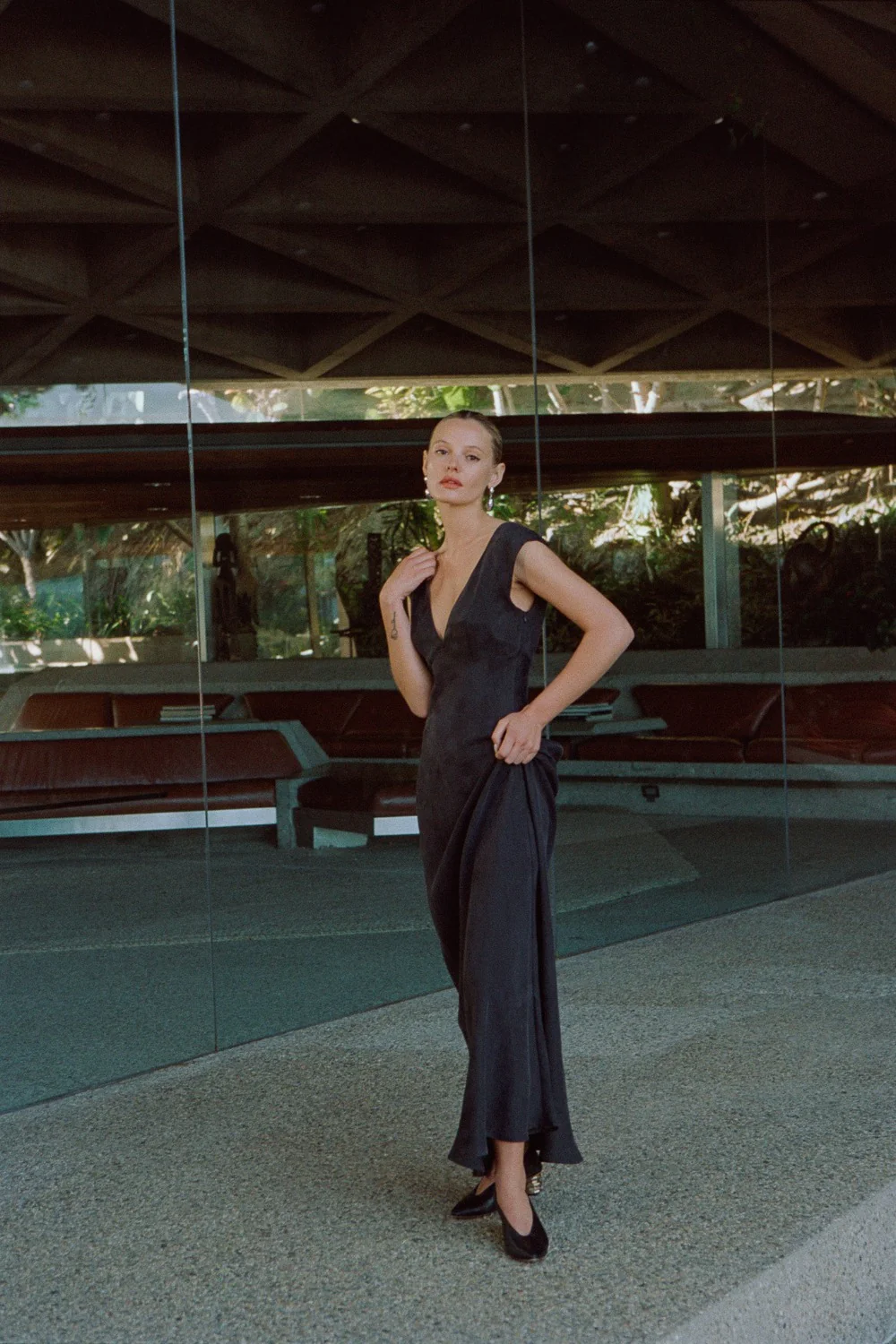 Valya Maxi Dress Black - Image 7