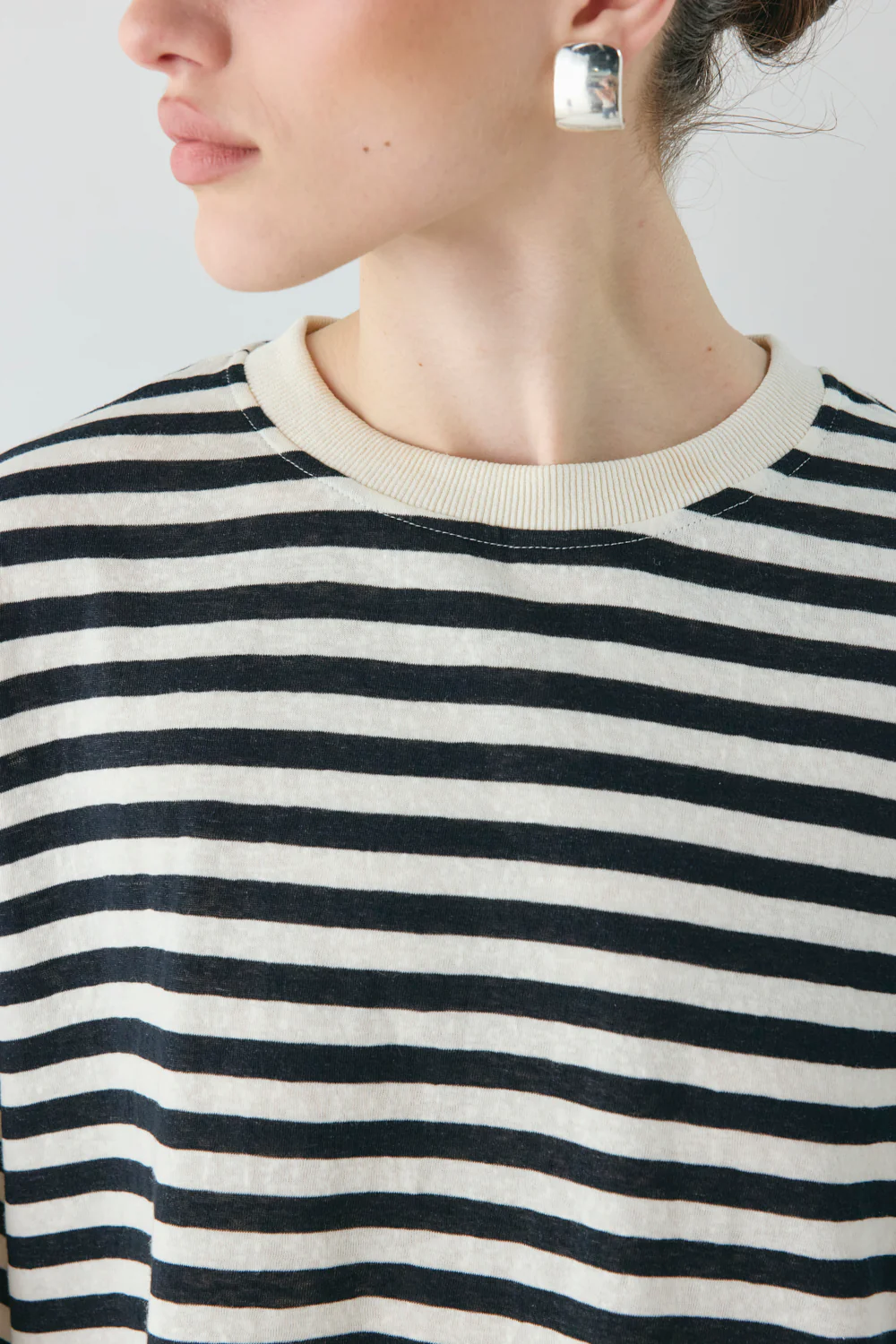 Willow Tee Black Stripe - Image 5