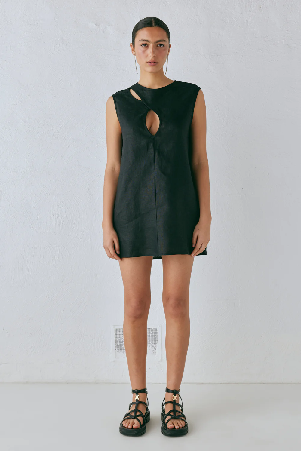 Yuri Linen Mini Dress Black - Image 2
