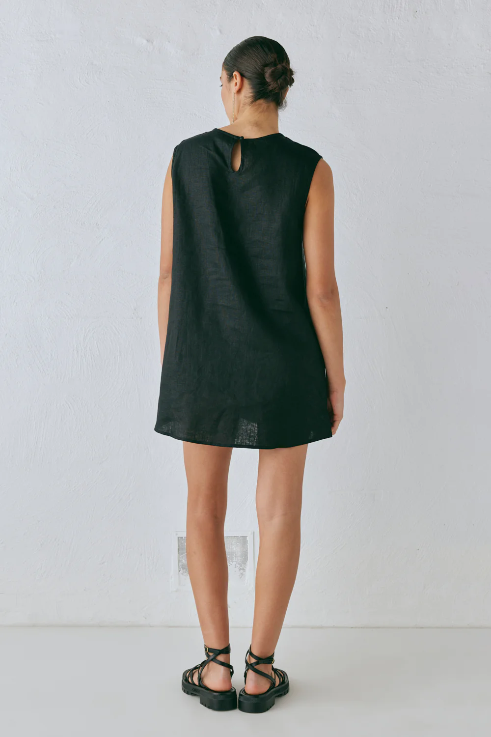 Yuri Linen Mini Dress Black - Image 5